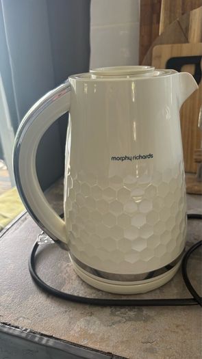 Morphy Richards kettle + toaster like new