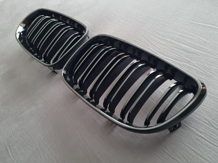 BMW 1 Series E81 E82 E87 E88 Gloss Black Kidney Grilles Brand New
