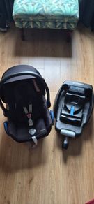 Maxi cosi cabifix isofix carseat and footmuff