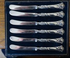 Six silver knives, .925 silver