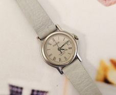 Vintage Swiss Made Tissot Seastar Quartz Swiss Watch Lady's 1980s