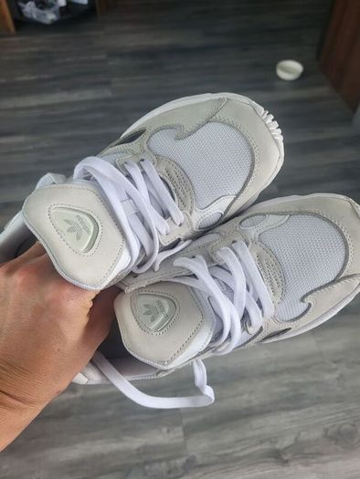 adidas shoes size 39.5 uk 6