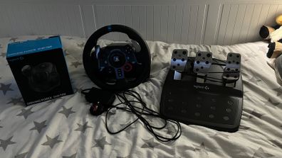 Logitech g29 steering wheel combo