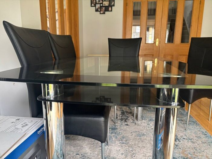 Pre Loved 6 Seater Dining Table with 6 Chairs