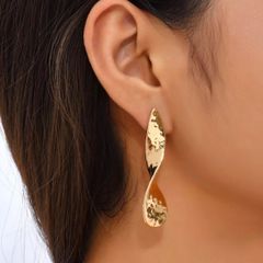 Structured drop earrings