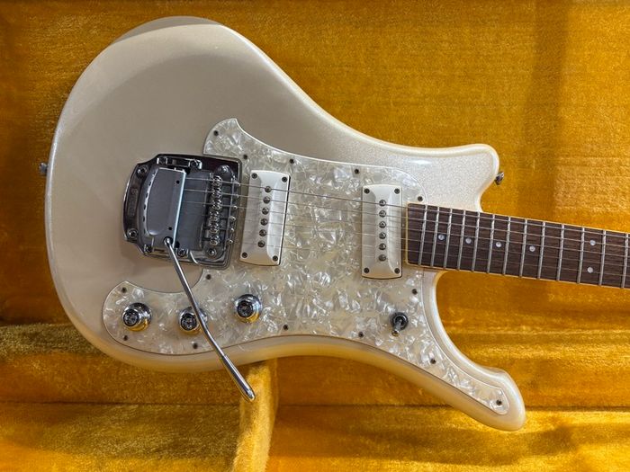 Yamaha SGV-800 Flying Samurai Pearl Snow White 2000