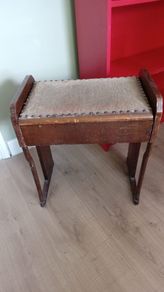 piano stool