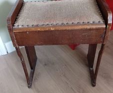 piano stool