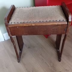 piano stool