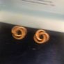 9ct gold knot earrings Image 2