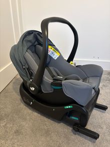 car seat with iso fix