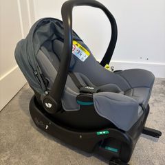 car seat with iso fix