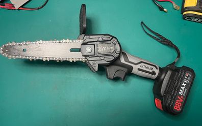 6" Cordless Mini Chainsaw Kit + 3 Batteries + 3 Chains