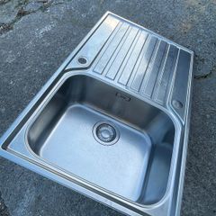Stainless sink