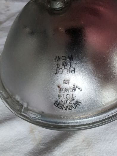 Wagner 7" sealed beam 12 volt headlamp