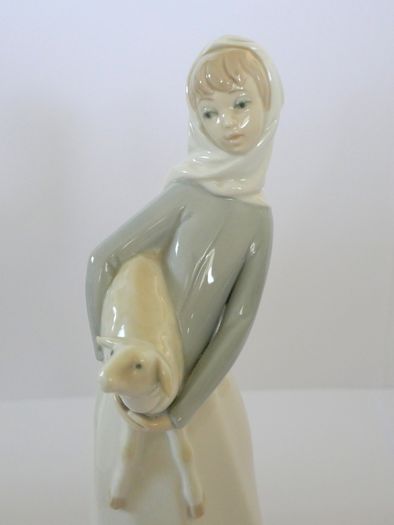Lladro Figurine