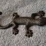Cast iron geko wall hook. Image 3