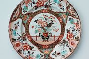 Vintage Mason's Patent Ironstone China  large plate Imari style pattern  diameter 26.5cm