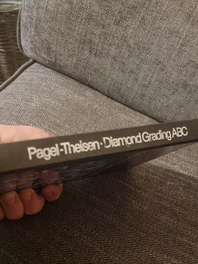 Diamond Grading ABC: Handbook for Diamond Grading - Hardcover  Verena Pagel-Theisen