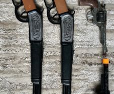 4 Toy Western Guns
