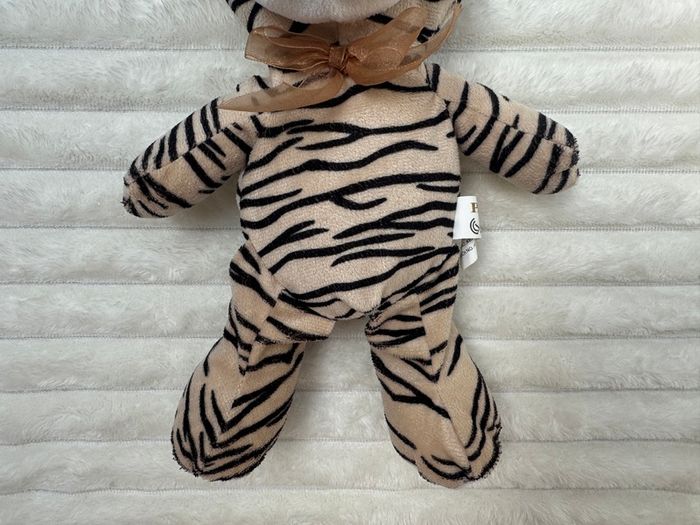 Paws Tiger Plush Approx 30 cm. Used PLease see pictures