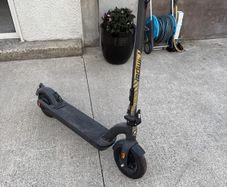 Carrera impel IS2 folding E Scooter