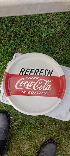 Coca Cola,advertising metal drinks tray ,,nice condition, buyer collects or pays postage thank you, sold as seen ,see pictures for condition