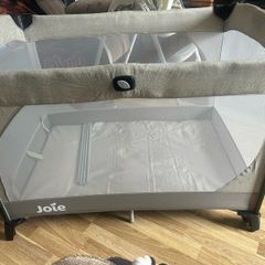travel cot