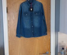 V By Very  Denim Blouse./Shirt   S.10.   B.N.W.T.