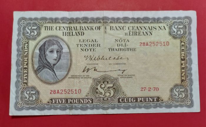 Irish 1970  Lavery Five pound banknote in Fine condition