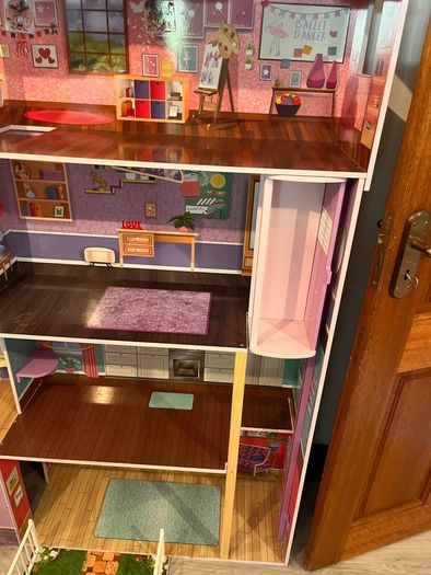 Free dolls house