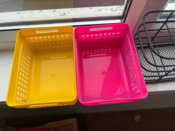 Mini storage containers