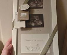Unopened Mama's and Papa's baby scan frame
