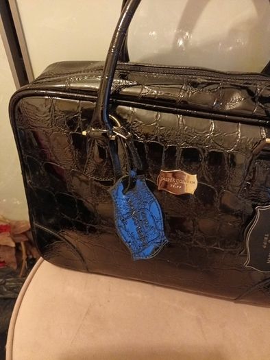Designer womens handbag /laptop bag/luggage