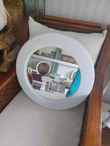 Bathroom mirror light