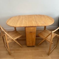 Drop leaf dining table with 4 chairs