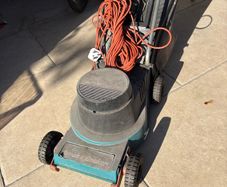 Black and Decker Lawnmower