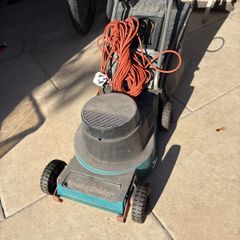 Black and Decker Lawnmower