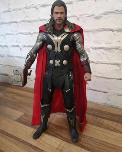 Thor 1/6th Hot Toys