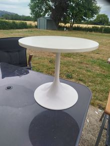 Retro Space Age Tulip Base Coffee / Side Table, Vintage ILSE Label