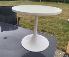 Retro Space Age Tulip Base Coffee / Side Table, Vintage ILSE Label