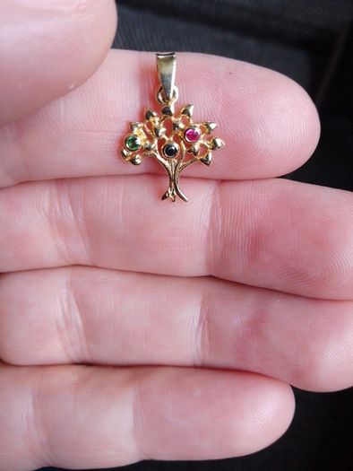 14 CT gold Life Tree pendant