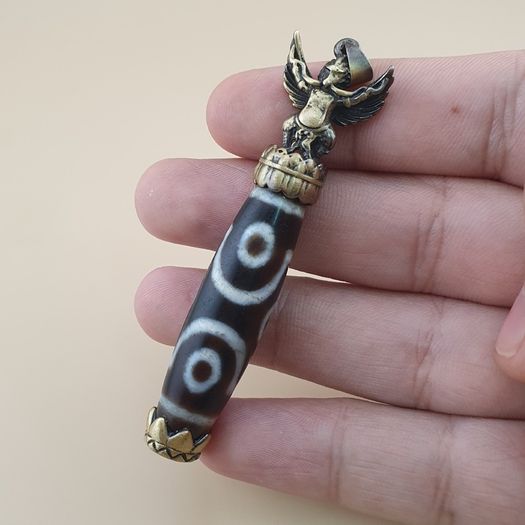 Vintage 6 Eyes Hiamalyan Tibetan Agate Bead Brass Pendant