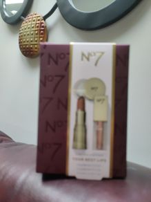 No7 lipstick set