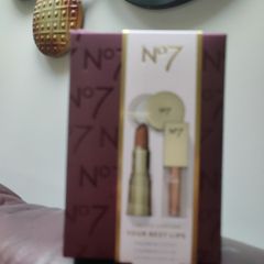 No7 lipstick set