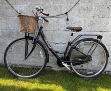 Ladies Raleigh Elegance City Bike with basket