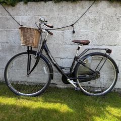 Ladies Raleigh Elegance City Bike with basket