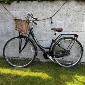 Ladies Raleigh Elegance City Bike with basket