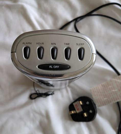 Clock radio
