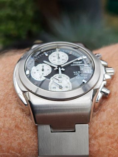 Watch Citizen OXY Chronograph.
